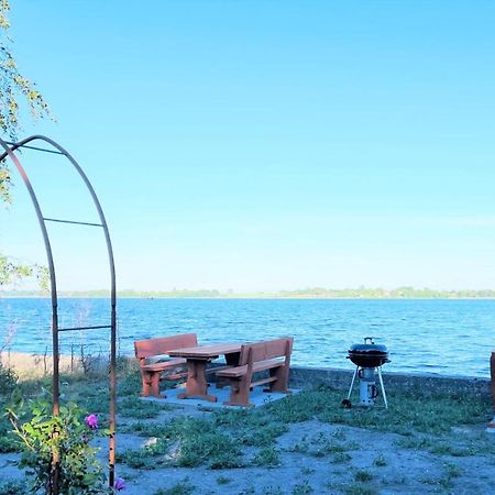 Lejlighed Pa Torvet I Stege Buitenkant foto